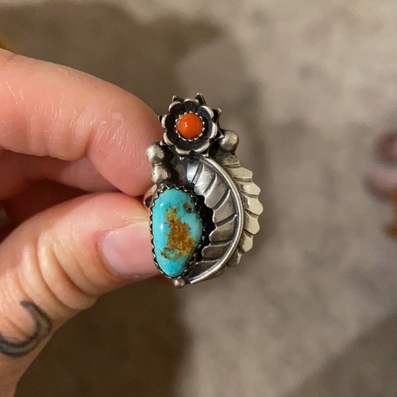 Vintage coral and turquoise ring 5.75 - Picture 2 of 3